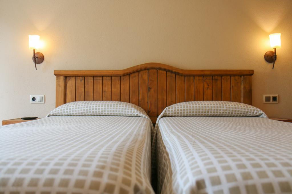 Hostal Les Roquetes Queralbs Εξωτερικό φωτογραφία