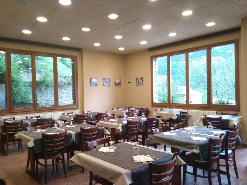 Hostal Les Roquetes Queralbs Εξωτερικό φωτογραφία